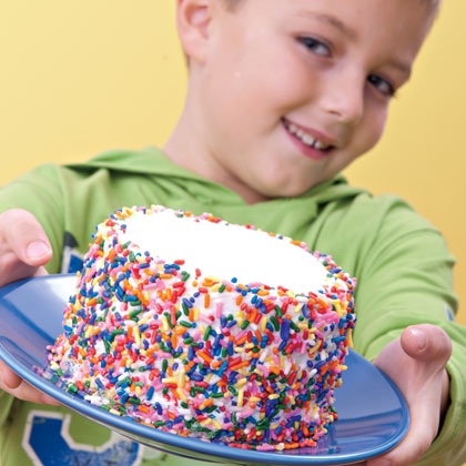 13 Tricks for an April Fool's Day Treat Sponge Cake