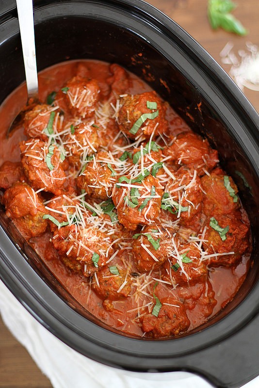 31 Crock Pot Dinner Recipes to Make All Month Long | Make and Takes