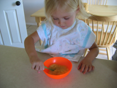 lucy-eat-apples-025.jpg
