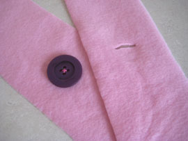 pink-button-hole-no-sew-fleece-scarve-013.jpg