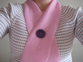 pink-my-neck-no-sew-fleece-scarve-003.jpg