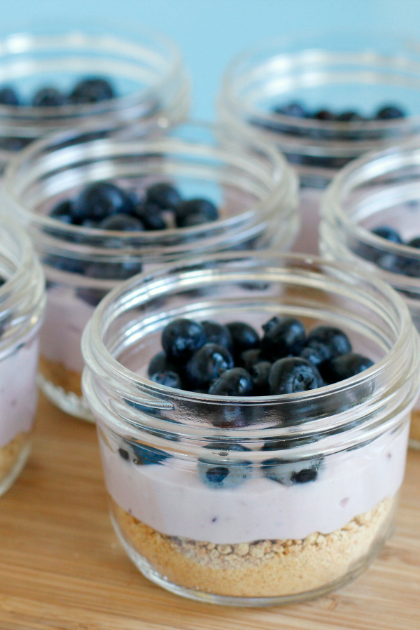 adding-blueberries-to-yogurt-snacks