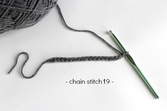 Chain Stitch Crochet Mustache makeandtakes.com