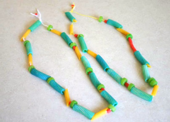 Colored-Pasta-Necklaces-with-Yarn.jpg.jpg