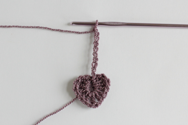 Crochet Heart Chain Ribbon Tutorial 8