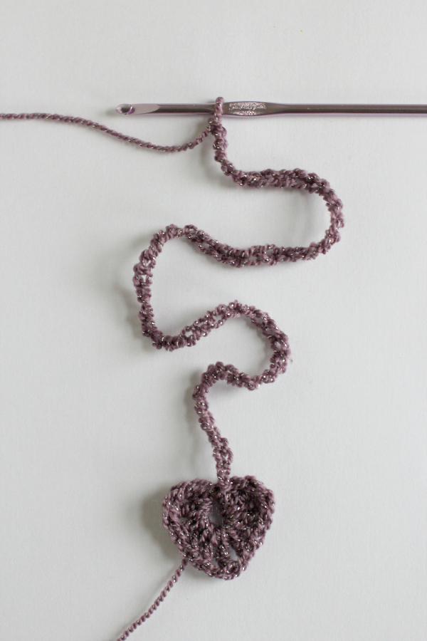 Crochet Heart Chain Ribbon Tutorial 9