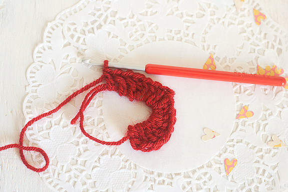 Crochet Heart Tutorial for Valentine's Day with Printable Card