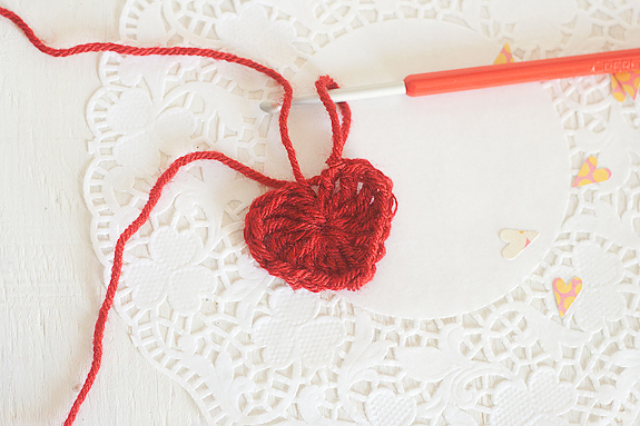 Crochet Heart Tutorial for Valentine's Day with Printable Card