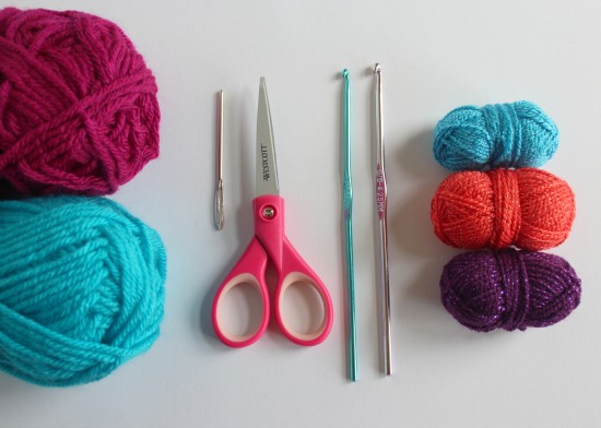 Crochet supplies for mini circle rings
