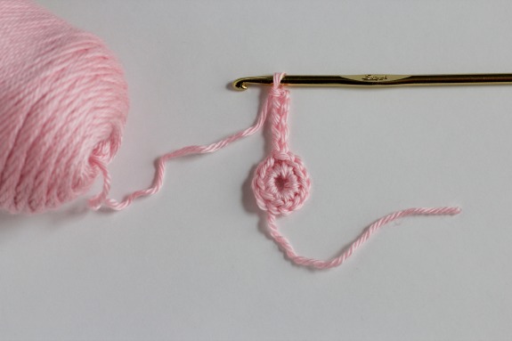 Crochet the end of a Bookmark