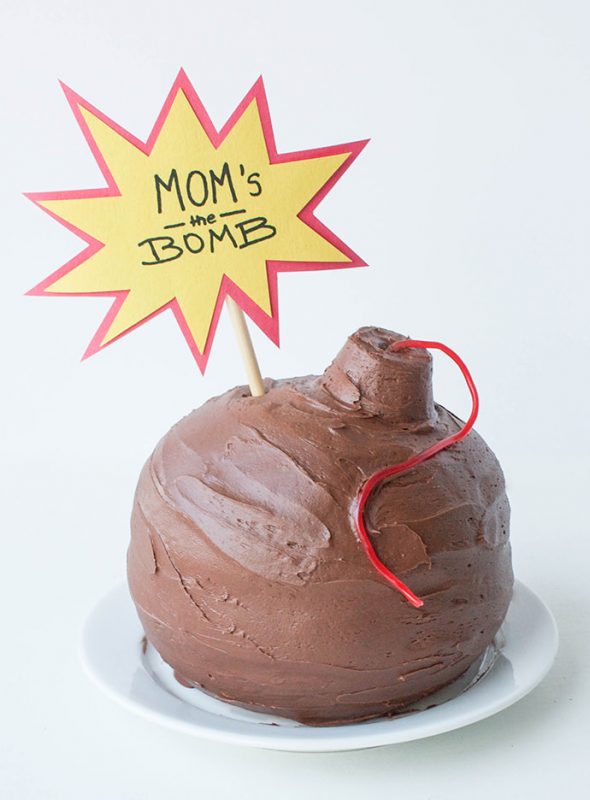 "Mom's the Bomb" Cake