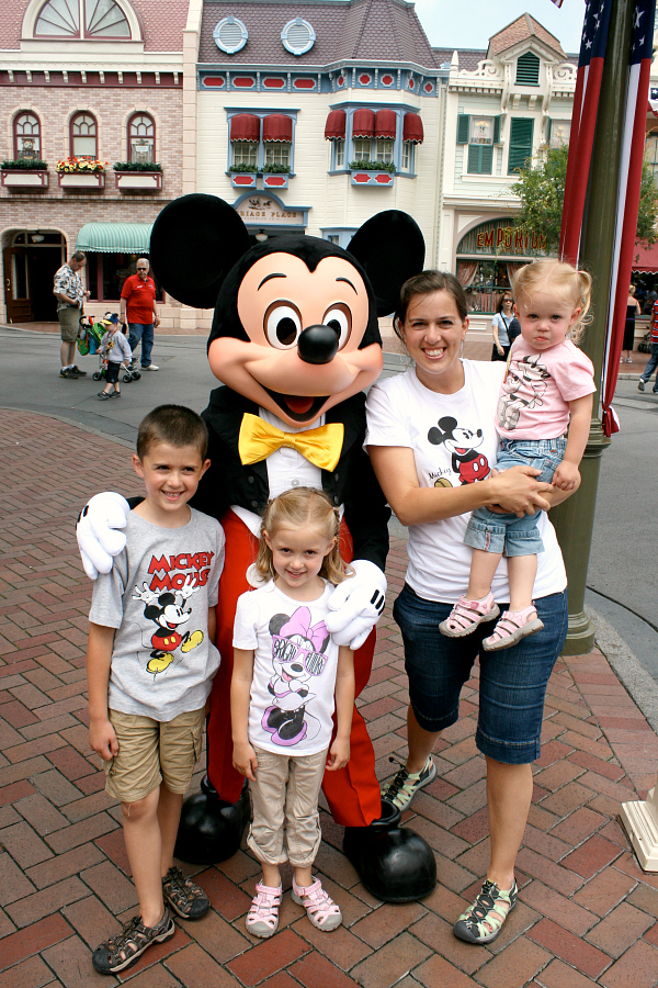 Family at Disneyland Parks - My Disney Side