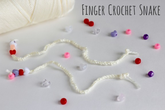 Finger Crochet a Rattle Snake Tutorial
