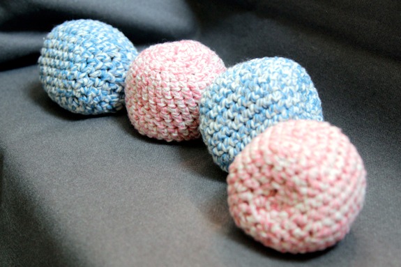 Hacky Sack Crochet Pattern by @handsoccupied.com for @makeandtakes.com