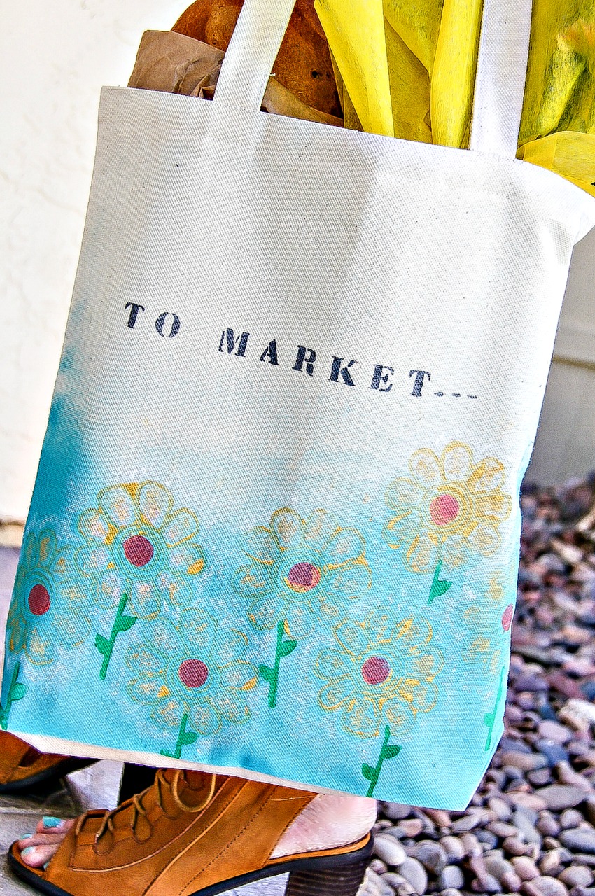 How-to craft hand-painted shopping bags for Mother's day!