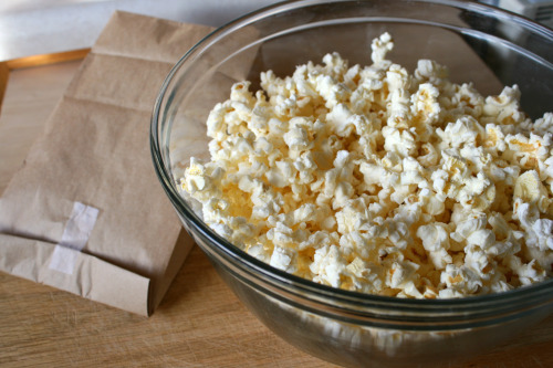 Easy Homemade Microwave Popcorn