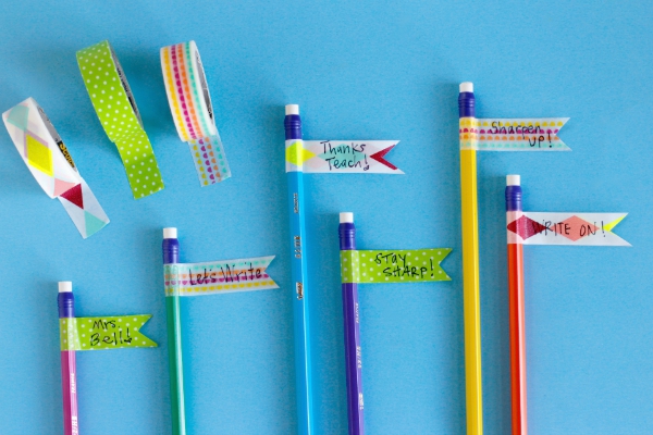 How to Make Pencil Flags for Teacher Gifts