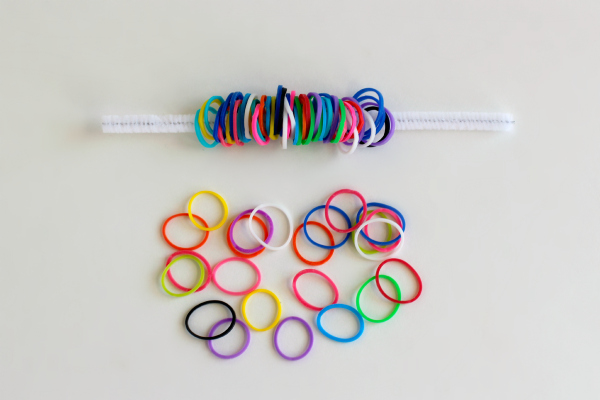 How to Make Rainbow Loom Band Pipe Cleaner Pom Poms