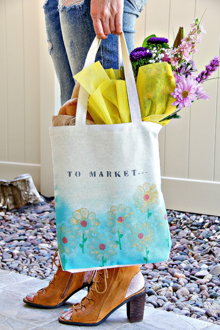 Hand-Painted Shopping Bags For Mom | Make and Takes