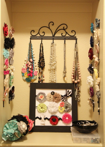 organize accessories 