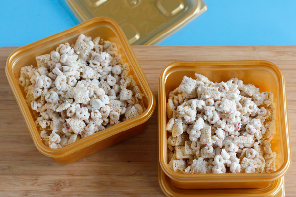 Make Peppermint White Chocolate Muddy Buddies Recipe