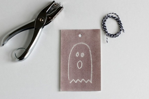 Make Watercolor Ghost Tags @makeandtakes.com