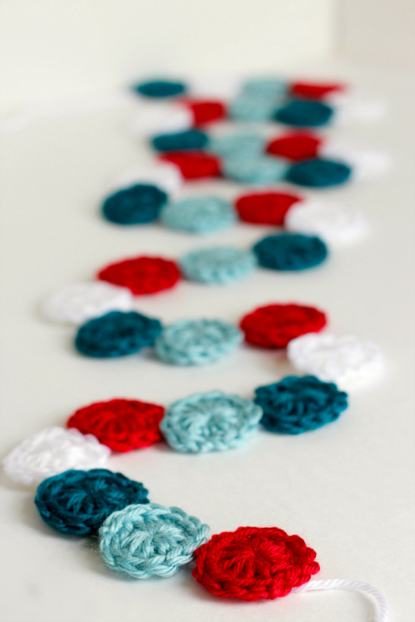 Circle Crochet Holiday Garland