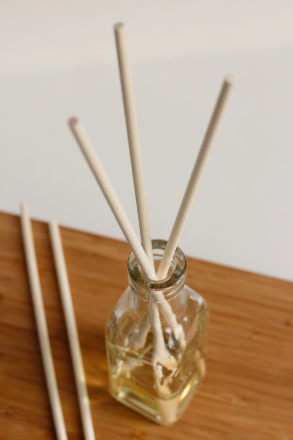 Make a Reed Diffuser with Essential Oils