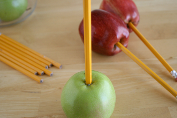 Making Apple Pencil Bouquet for Teacher Gift