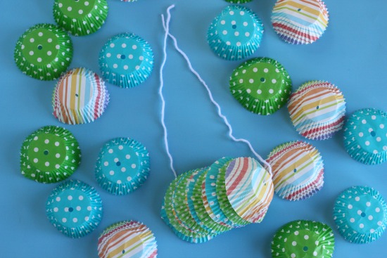 Making Hawaiian Cupcake Liner Leis