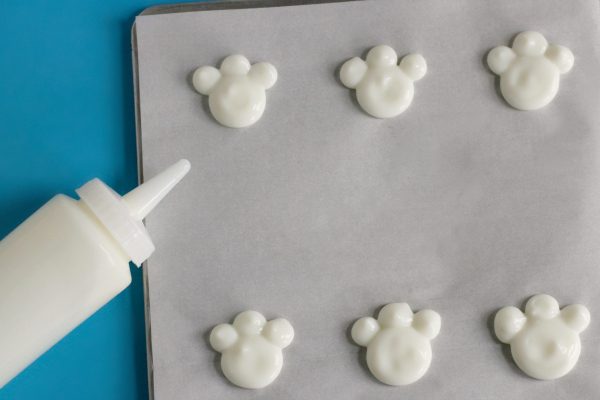 making-yogurt-paw-print-pops