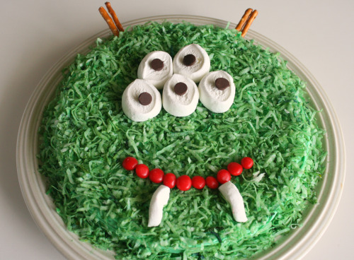 Monster Toss Using this great tutorial for a Monster Hamper have the kids Monster Toss Using this great tutorial for a Monster Hamper have the kids