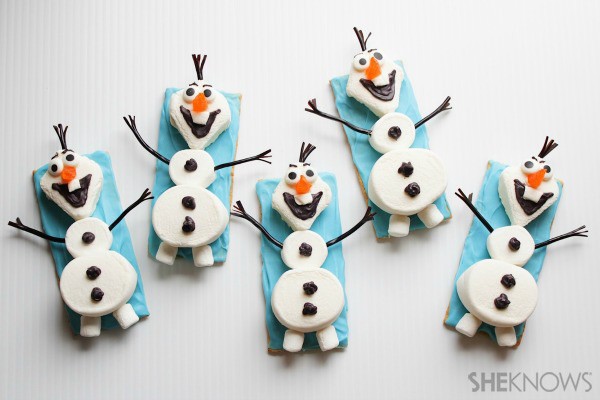 Olaf the Snowman snacks