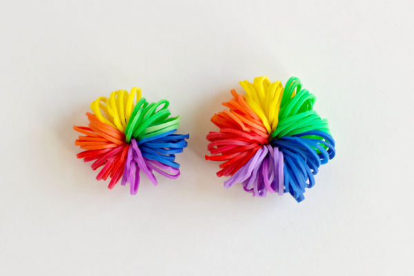 Pencil Topper Pom Poms from Rainbow Loom Bands