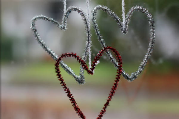 Pipe Cleaner Hanging Hearts