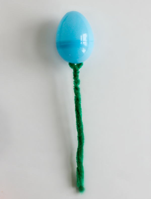 Plastic Egg and Pipe Cleaner Flowers to Make