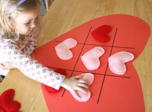 Playing a Heart Tic Tac Toe Game @makeandtakes.com