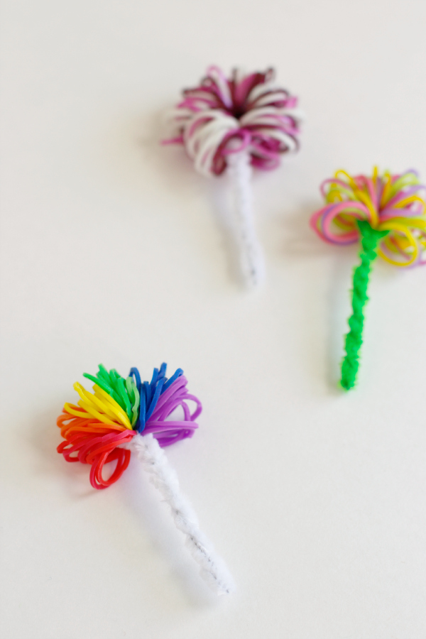 Rainbow Loom Bands Pom Poms