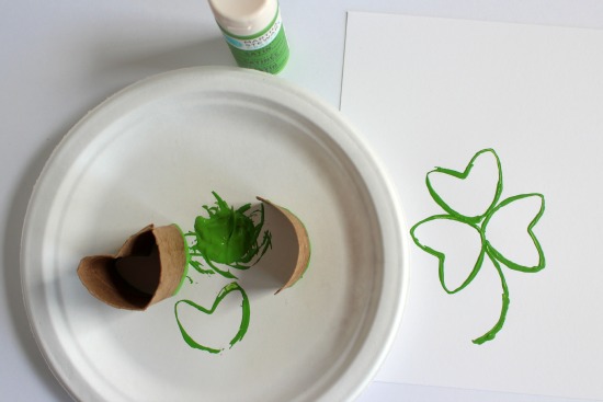 Shamrock Paper Tube Stamping makeandtakes.com