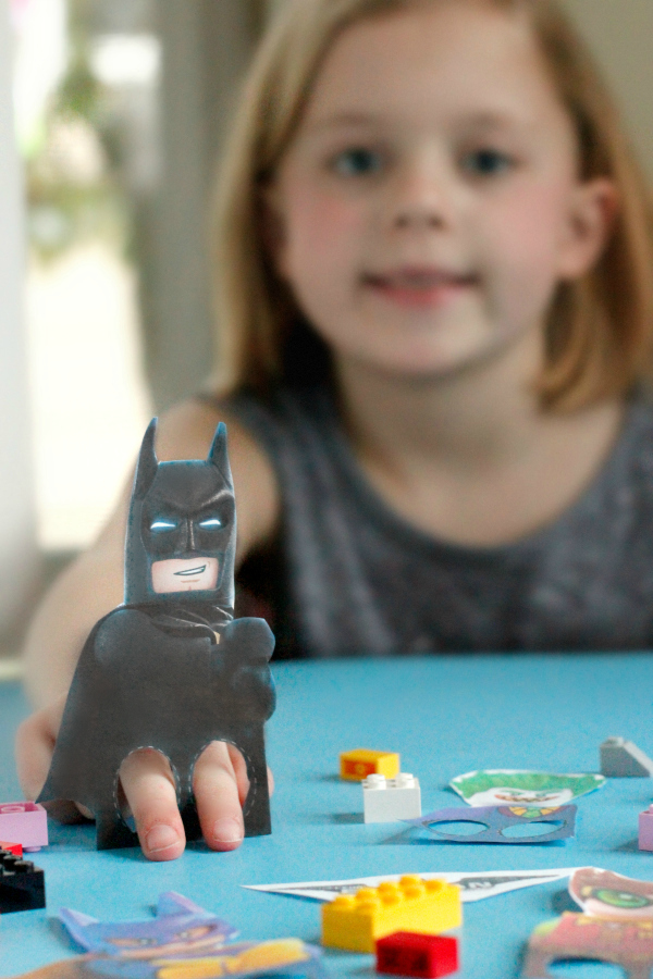 http://www.makeandtakes.com/wp-content/uploads/The-LEGO-Batman-Printable-Finger-Puppets.jpg