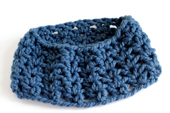 V Stitch Double Crochet 1 Skein Cowl