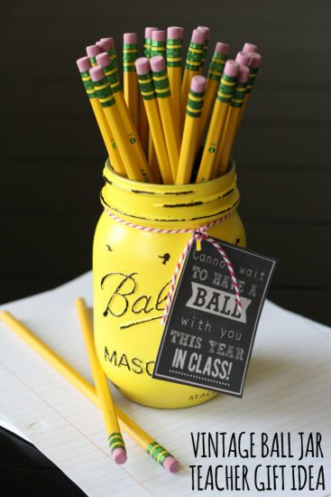 Vintage-Ball-Jar-Teacher-Gift-with-free-print-on-lilluna.com-teachergift