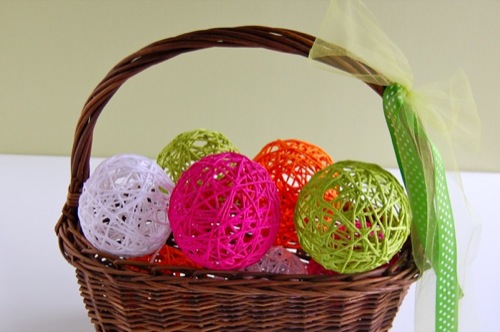 Craft the Classic Decoration for a Glue Yarn Ball