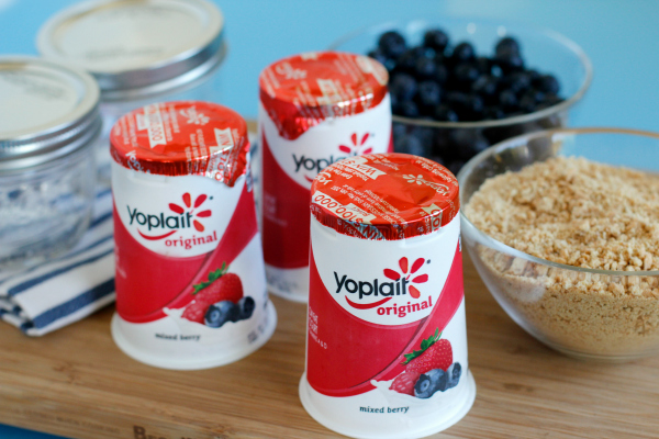 yogurt-and-graham-cracker-snack-supplies