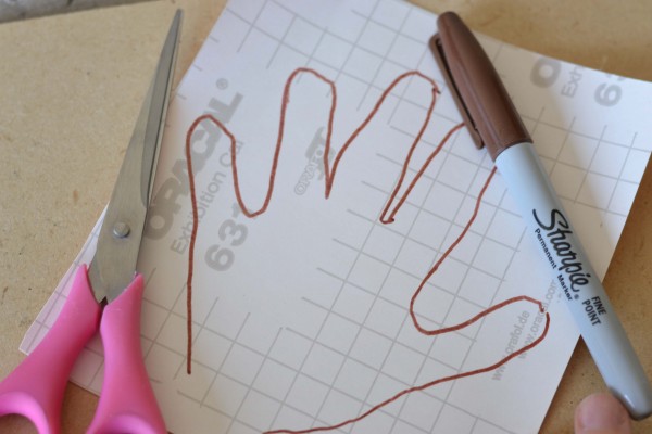 Tracing handprint