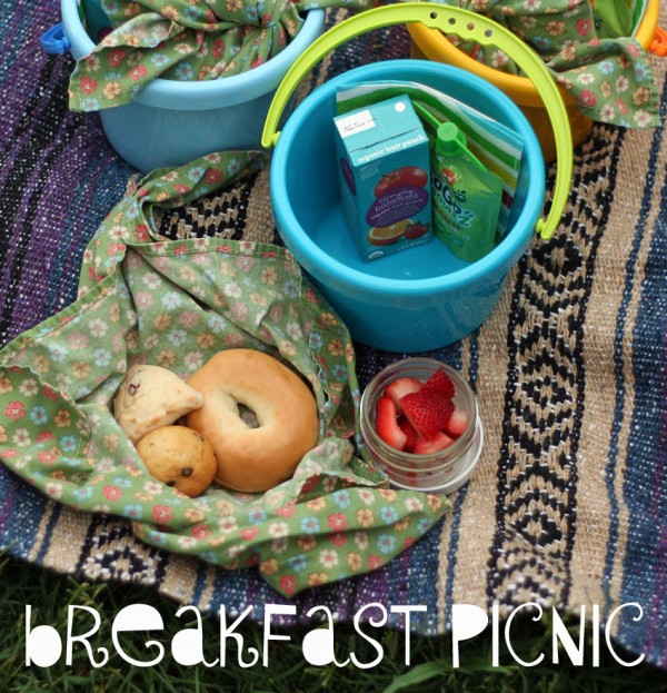 Breakfast picnic for kids (packed in buckets!)