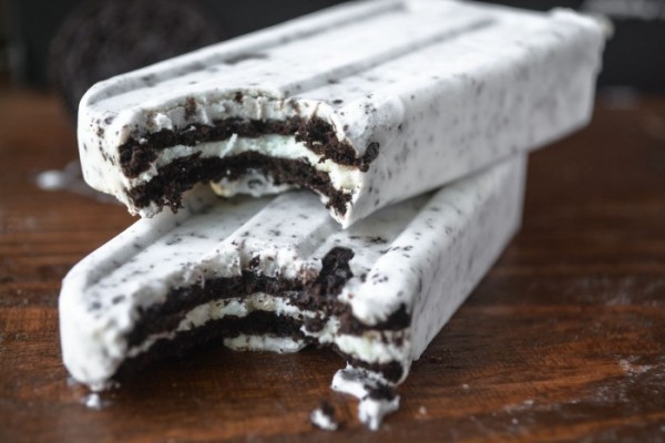 Cookies and Cream Popsicles