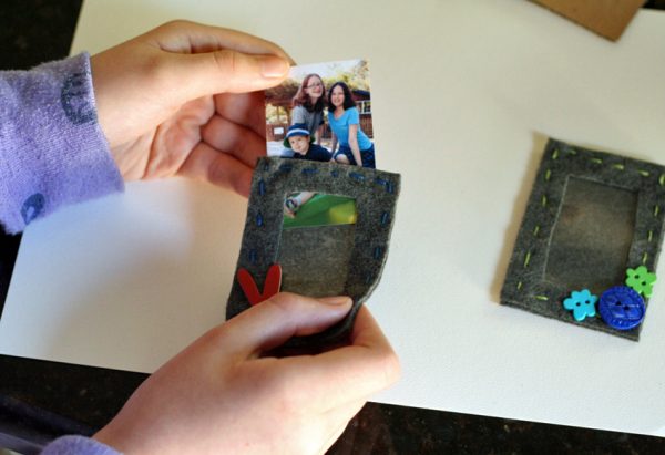 Photo pocket felt frame