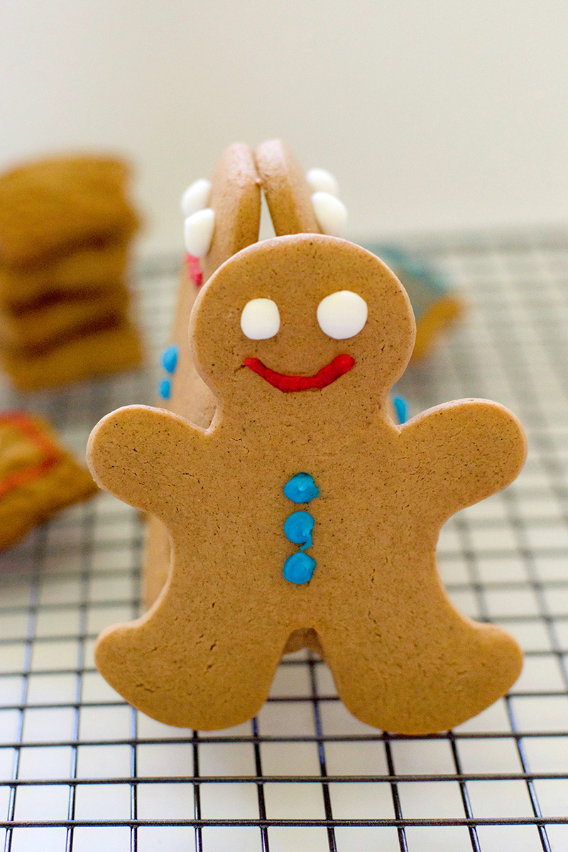 gingerbread-cookies bake