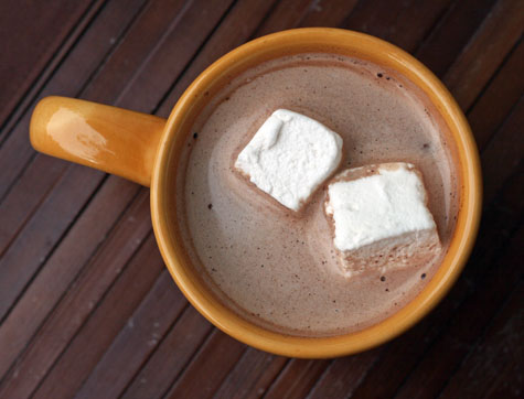 homemade marshmallows in hot chocolate web m&t